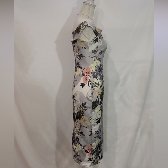 Dresses 2 for $35 or 3 $45 Mix & match) - Picture 3 of 6